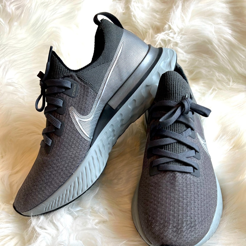 Men’s Nike size 12